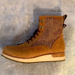 Merrel Women’s hiking boot/sneaker. Lightly used.